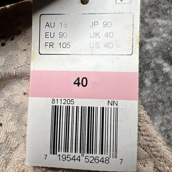 Wacoal NWT Halo Lace Wireless Triangle Bra Bralette Beige Size 40 Style 811205 - Picture 4 of 10